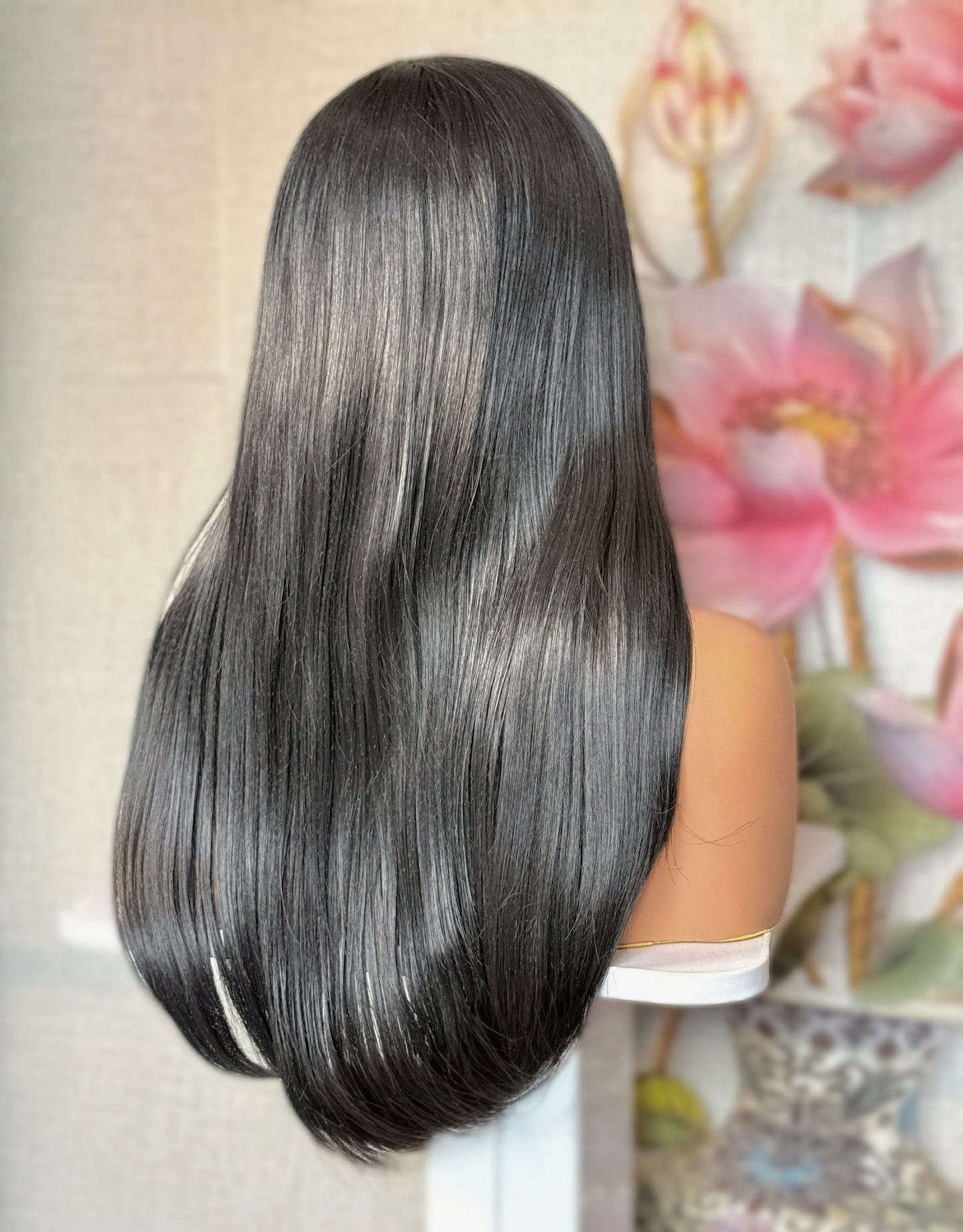 Maldives 22-Inch Straight Layered Fringe Wig