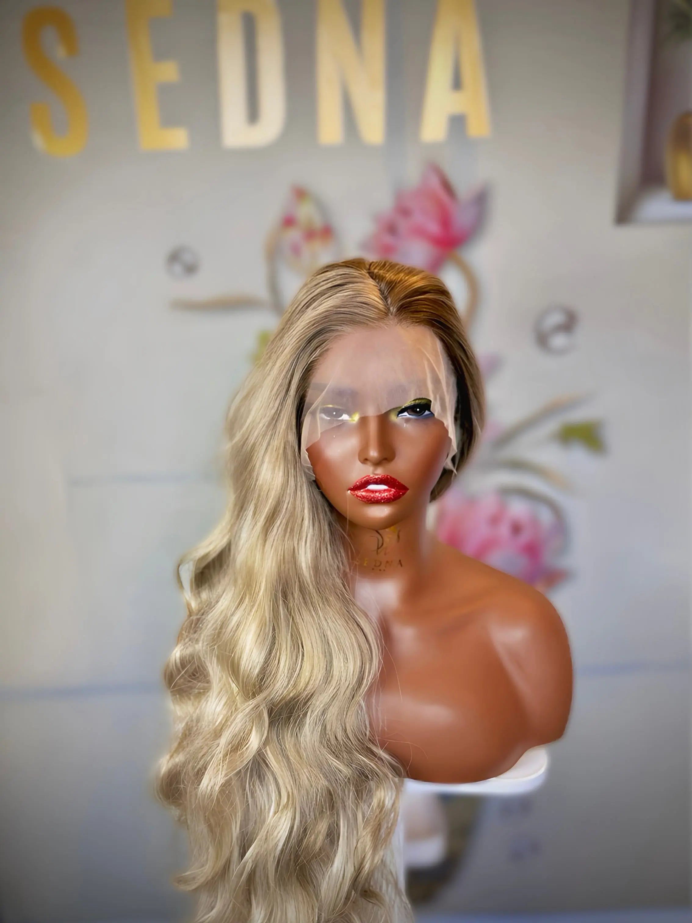 Luna 26” ash grey blonde wig Hair blend wig Sedna Wigs